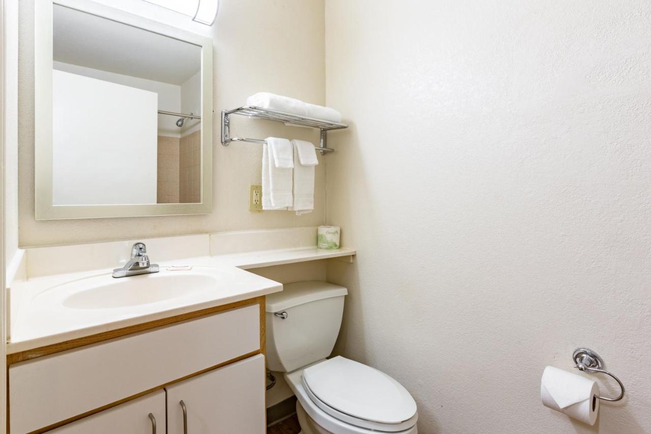Hometowne Studios By Red Roof Atlanta Ne - Peachtree Corners Norcross Extérieur photo