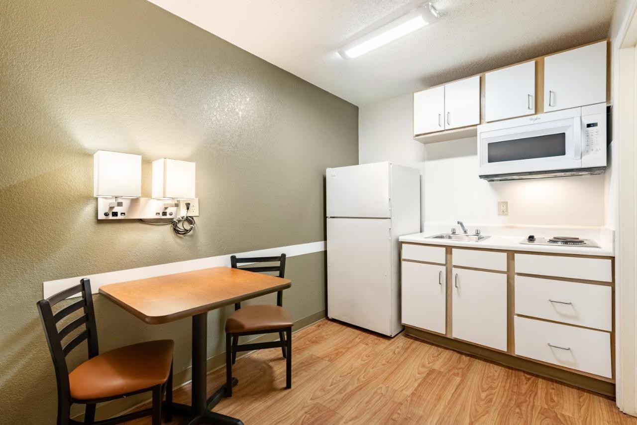 Hometowne Studios By Red Roof Atlanta Ne - Peachtree Corners Norcross Extérieur photo