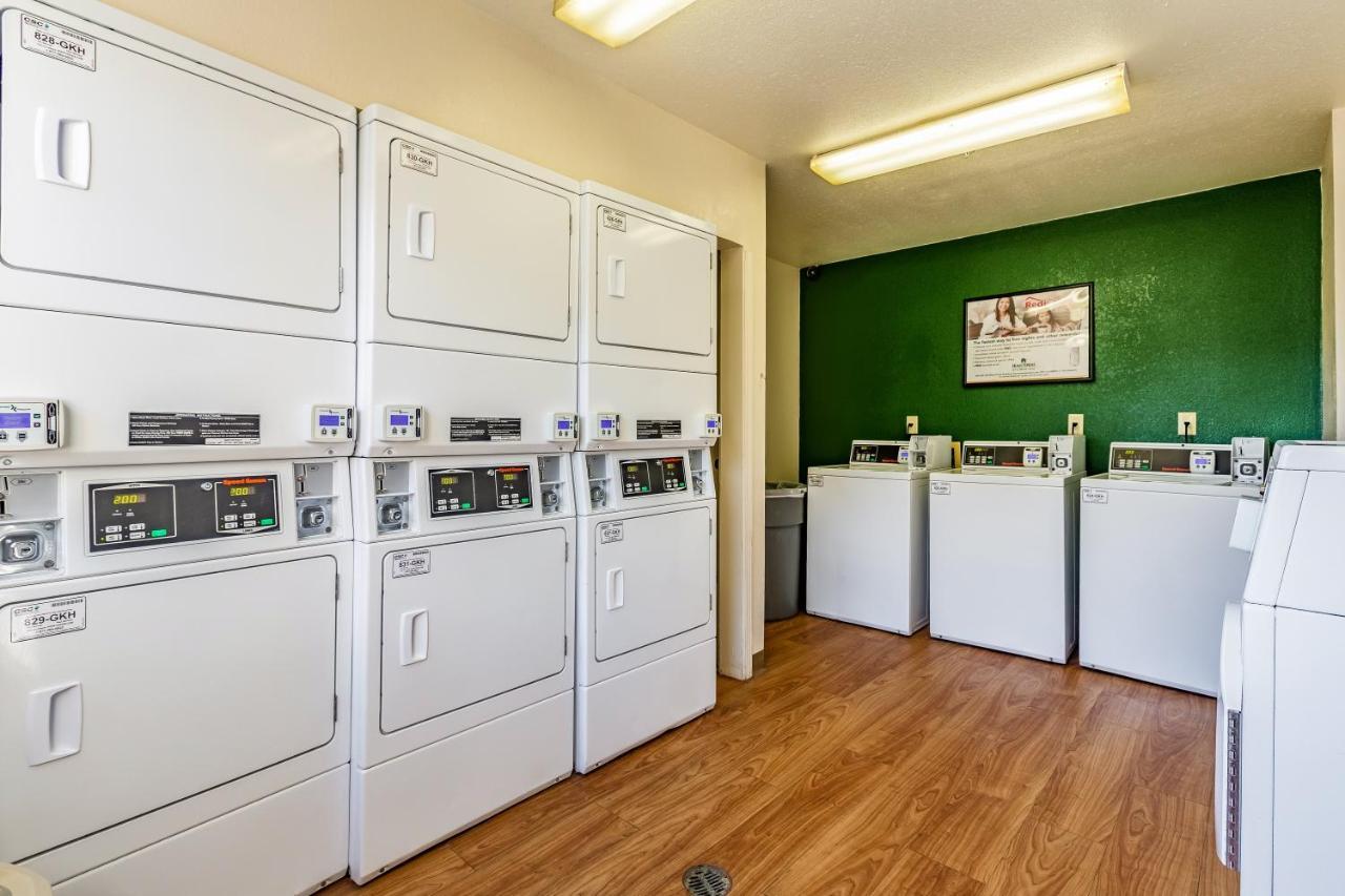 Hometowne Studios By Red Roof Atlanta Ne - Peachtree Corners Norcross Extérieur photo