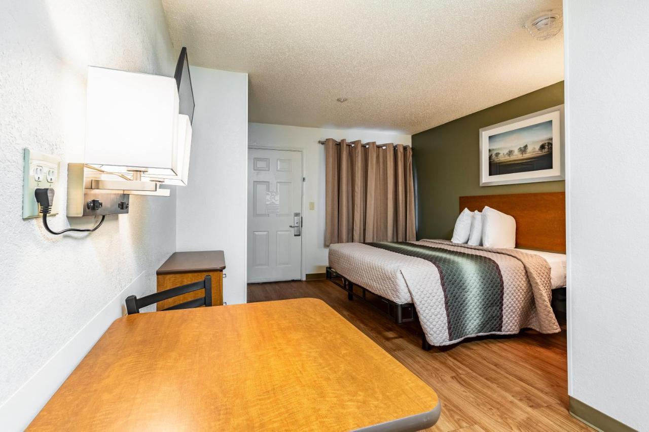 Hometowne Studios By Red Roof Atlanta Ne - Peachtree Corners Norcross Extérieur photo